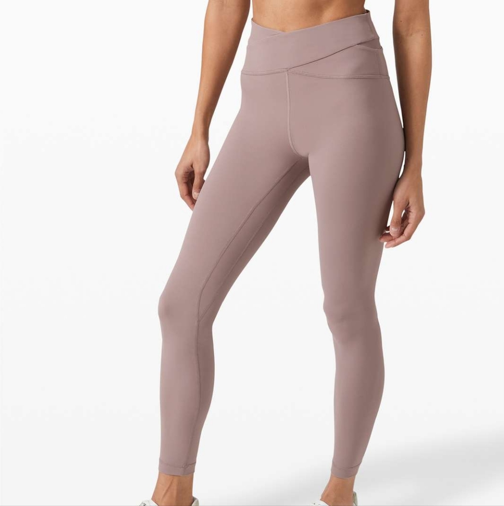 NWOT Lululemon Aligned Angles legging